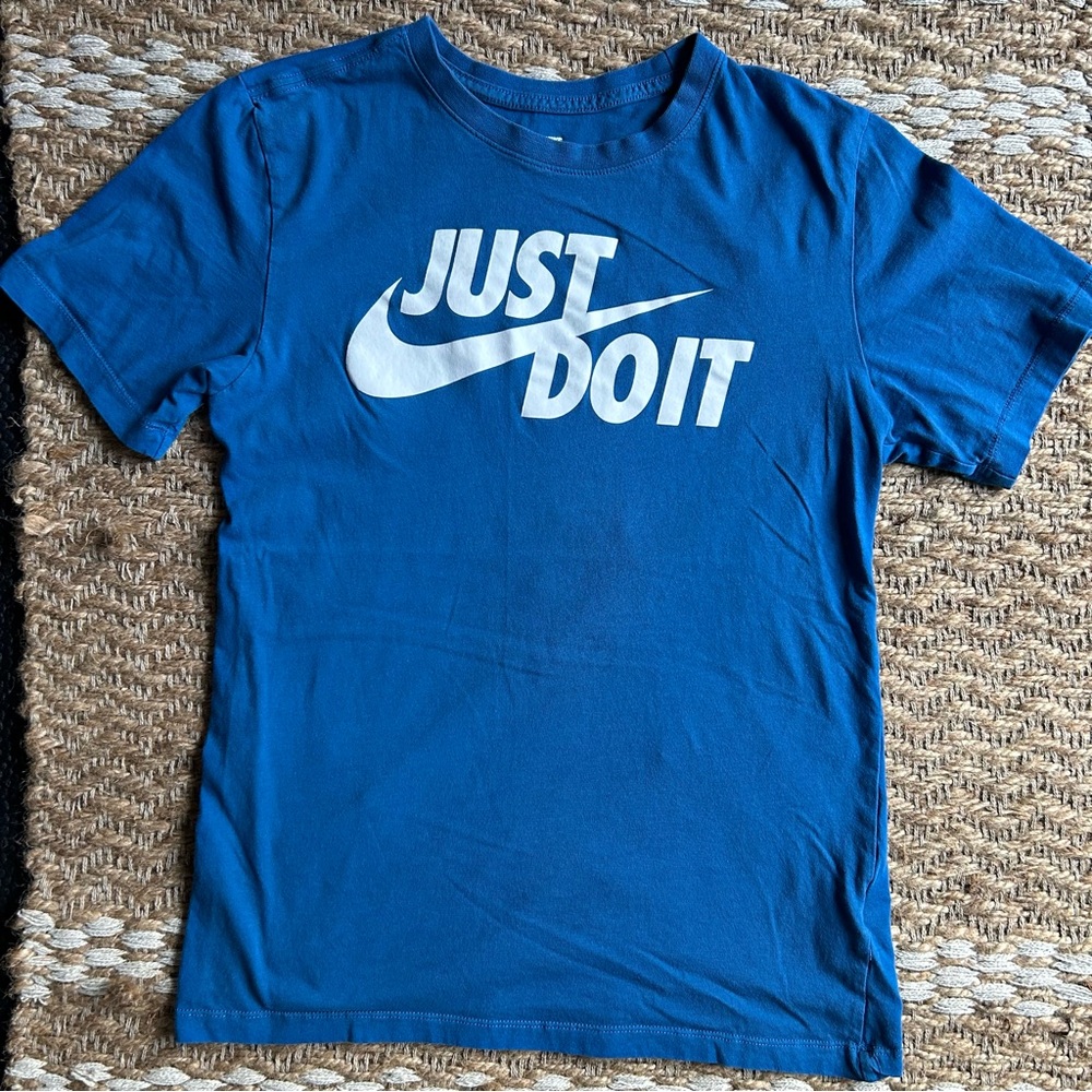 Men’s Nike T-shirt